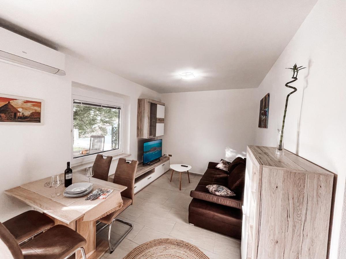 Riad Apartments Zgornje Skofije Dış mekan fotoğraf