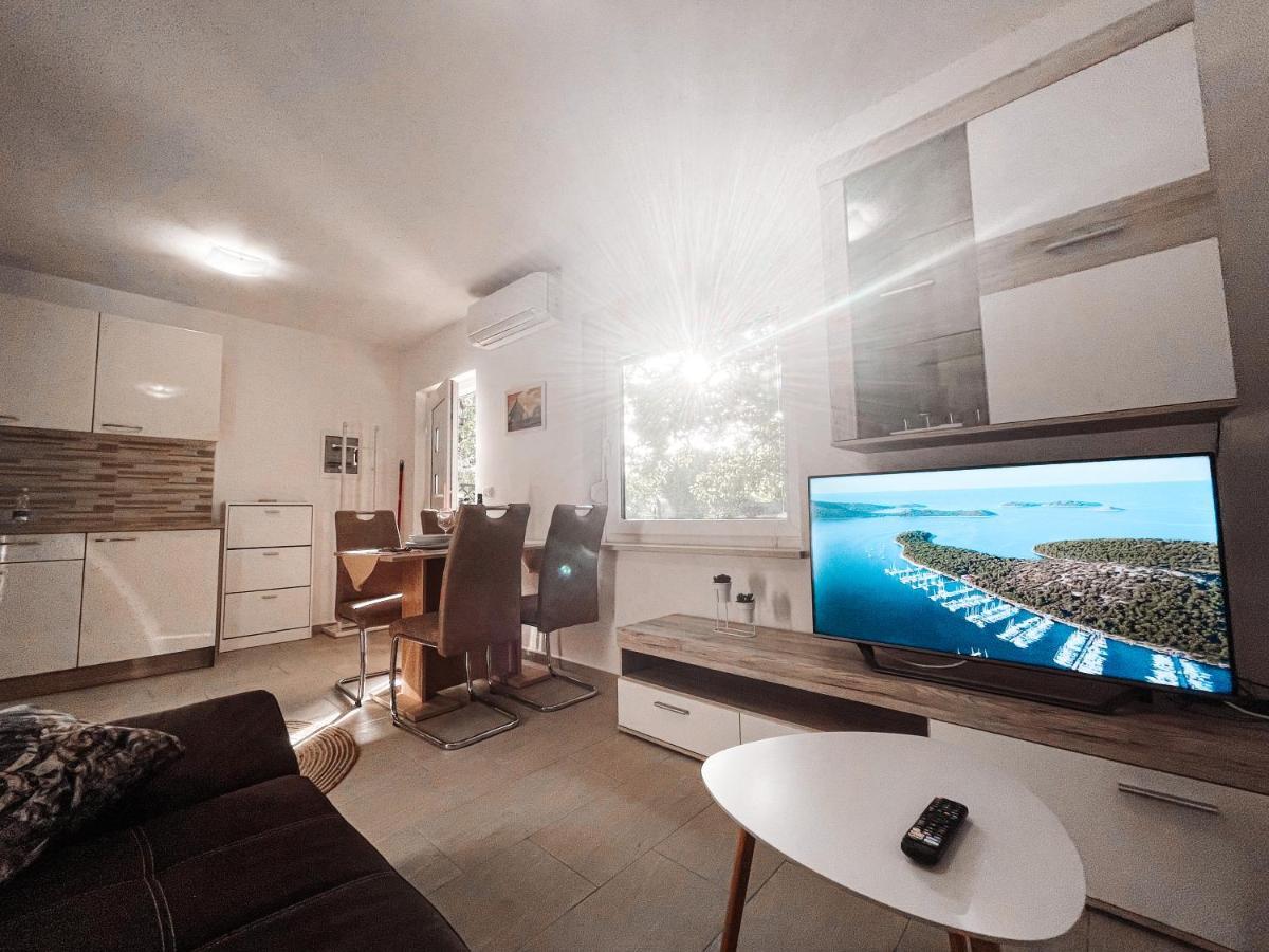 Riad Apartments Zgornje Skofije Dış mekan fotoğraf