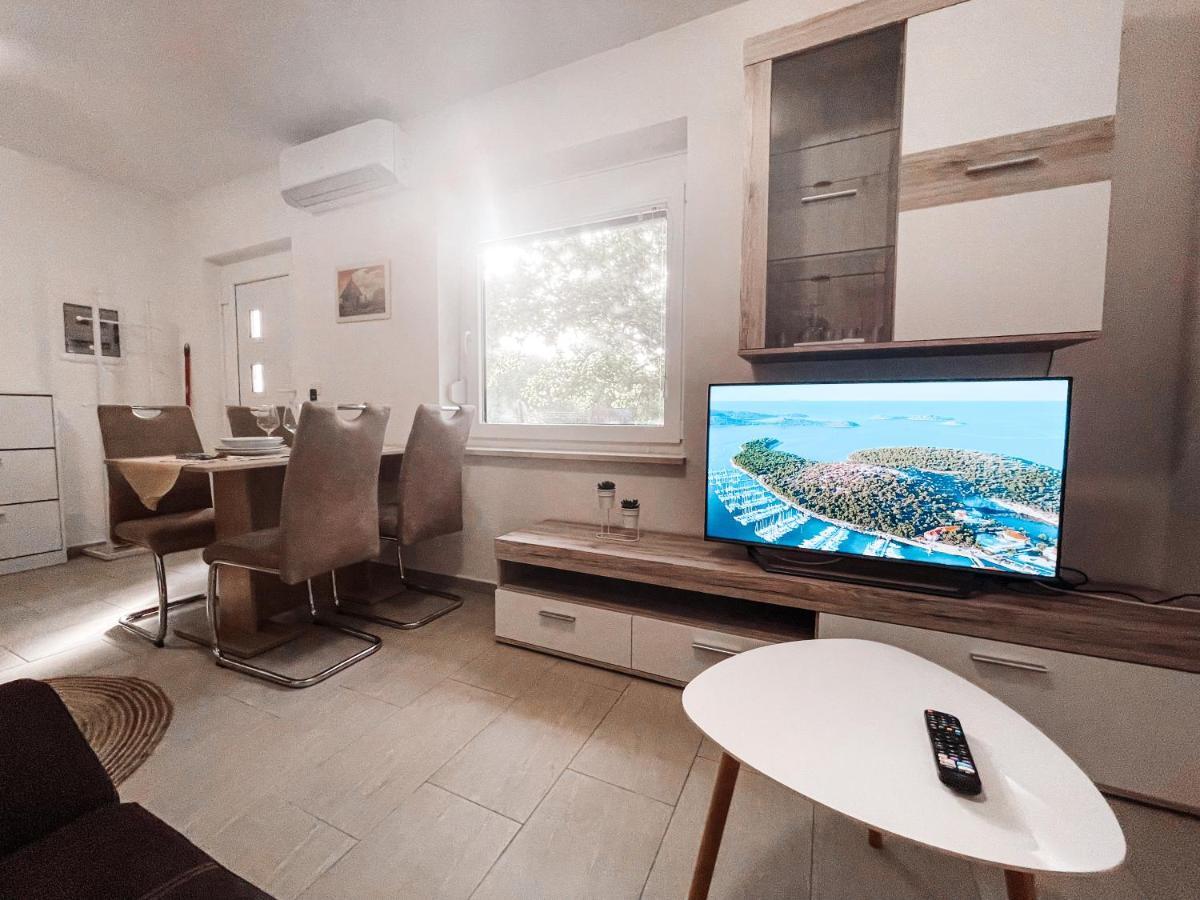 Riad Apartments Zgornje Skofije Dış mekan fotoğraf