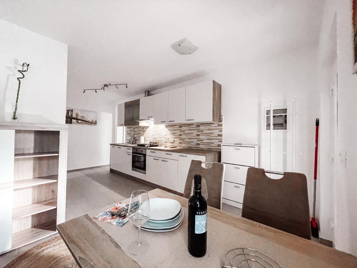 Riad Apartments Zgornje Skofije Dış mekan fotoğraf