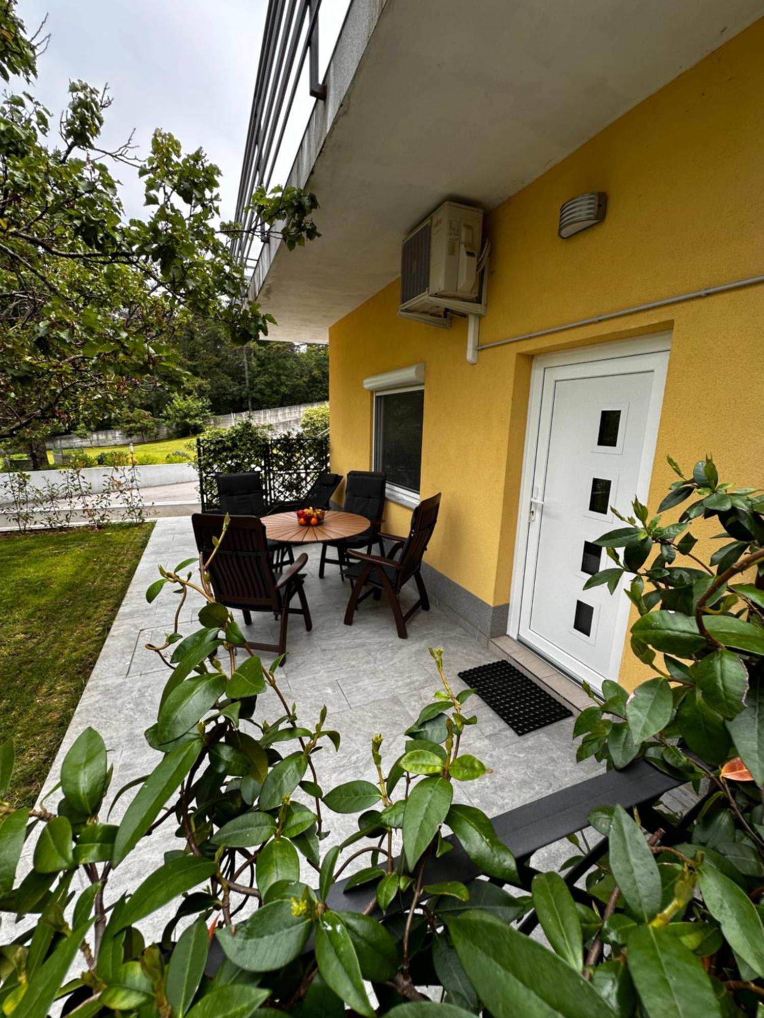 Riad Apartments Zgornje Skofije Dış mekan fotoğraf